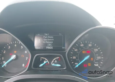 2018 Ford Escape S z USA, uszkodzony, nr VIN 1FMCU0F7XJUC44752